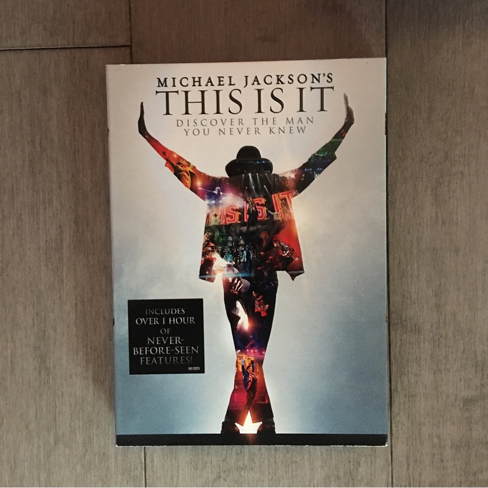 MICHAEL JACKSON (( THIS IS IT )) DVD